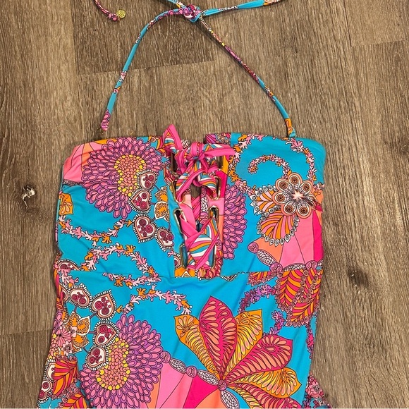Trina Turk Meilani Lace Up Bandeau One-Piece Swimsuit NWT Size 10. - Picture 8 of 12